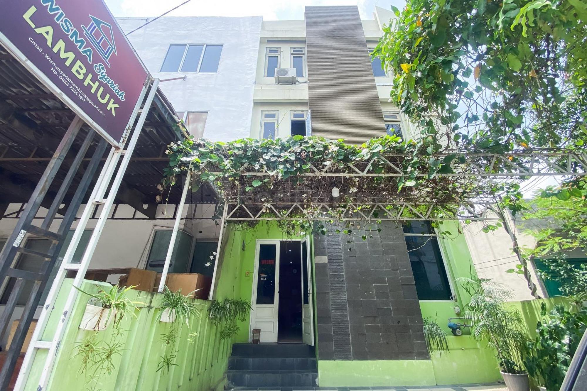 Oyo 3043 Syariah Lambhuk Hotel 2*